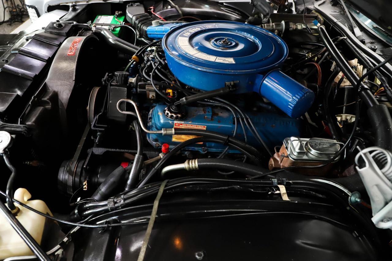 1973 Lincoln Continental MK IV Silver Luxury