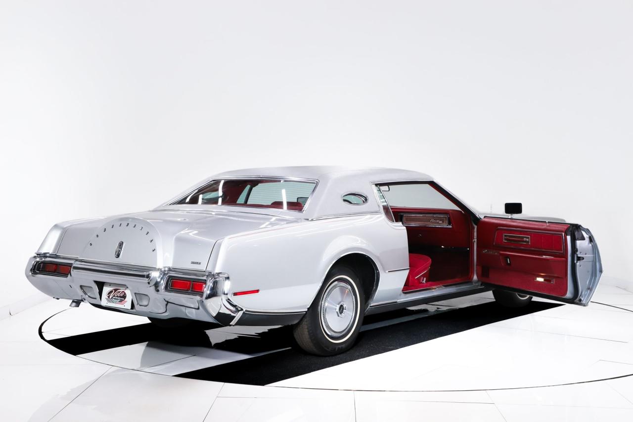 1973 Lincoln Continental MK IV Silver Luxury