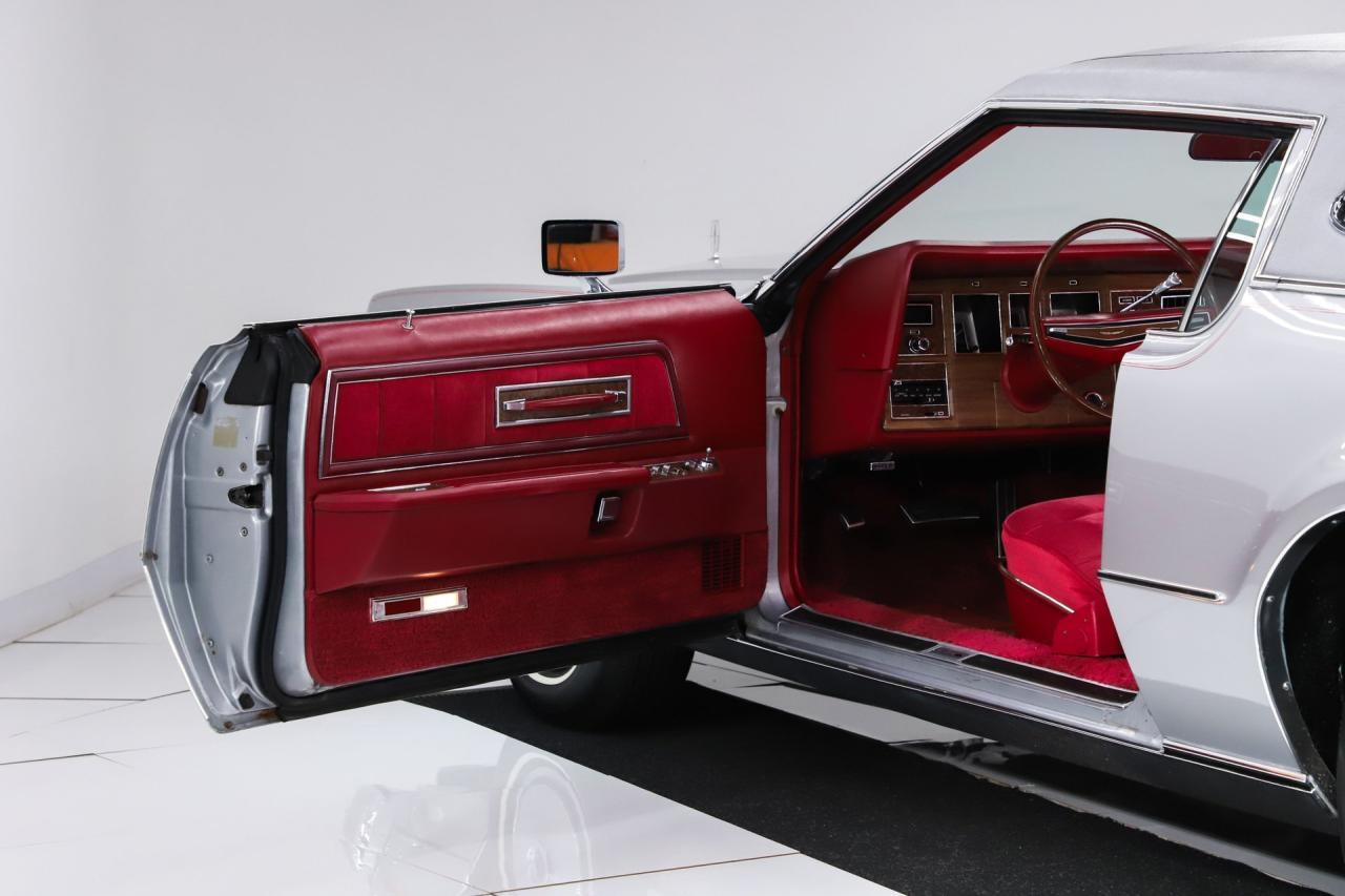1973 Lincoln Continental MK IV Silver Luxury