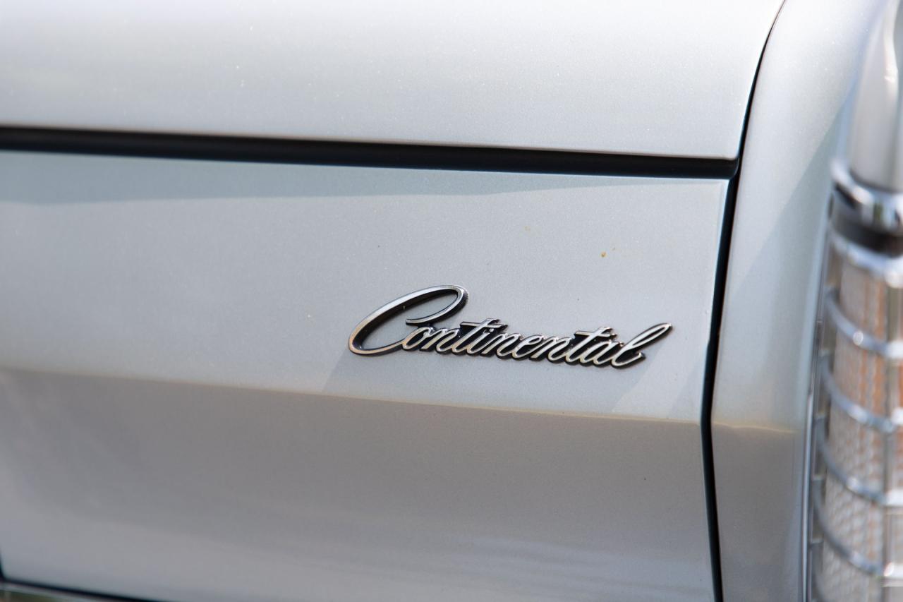 1973 Lincoln Continental MK IV Silver Luxury