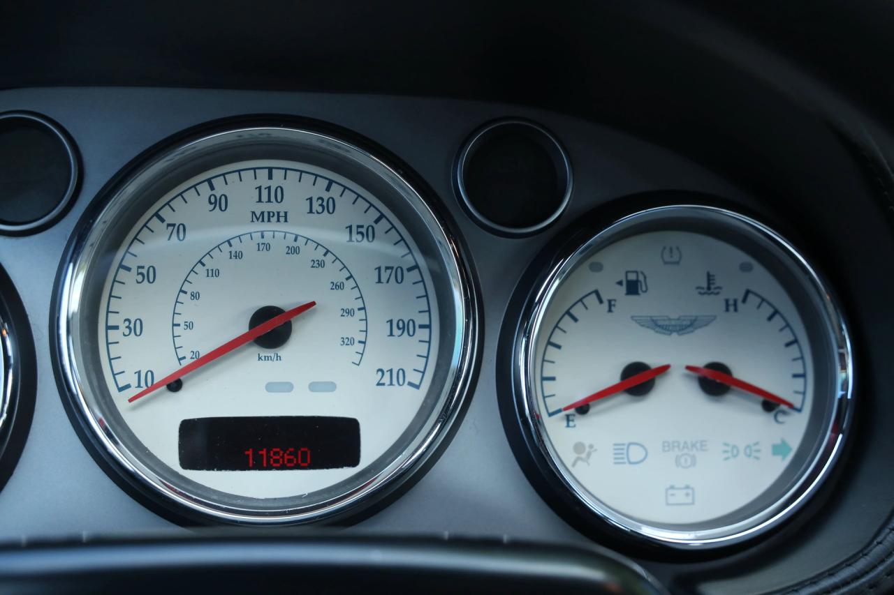 2003 Aston Martin Vanquish 5.9 V12 &ldquo;11.800 Miles&rdquo;