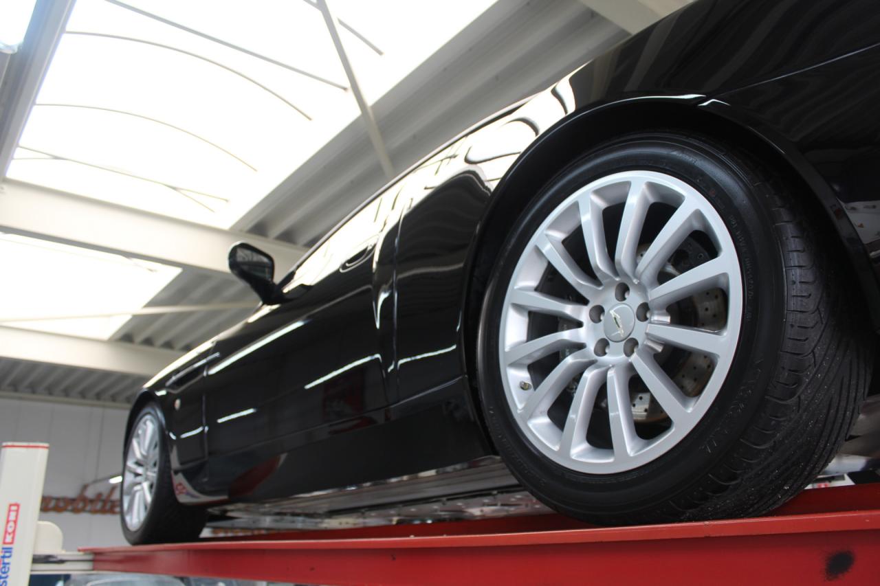 2002 Aston Martin V12 Vanquish &ldquo;Low mileage&rdquo;