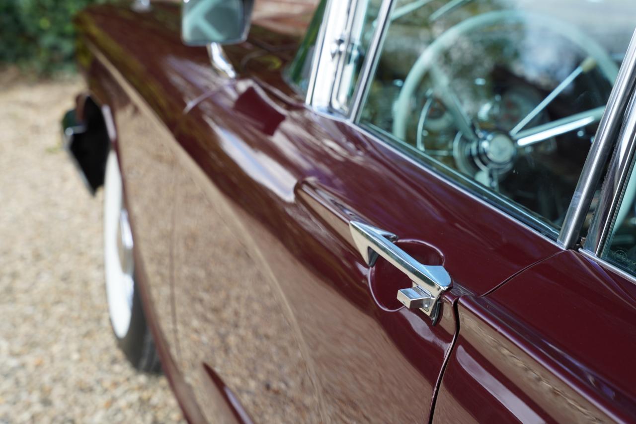 1960 Ford Thunderbird Convertible V8 352 ci