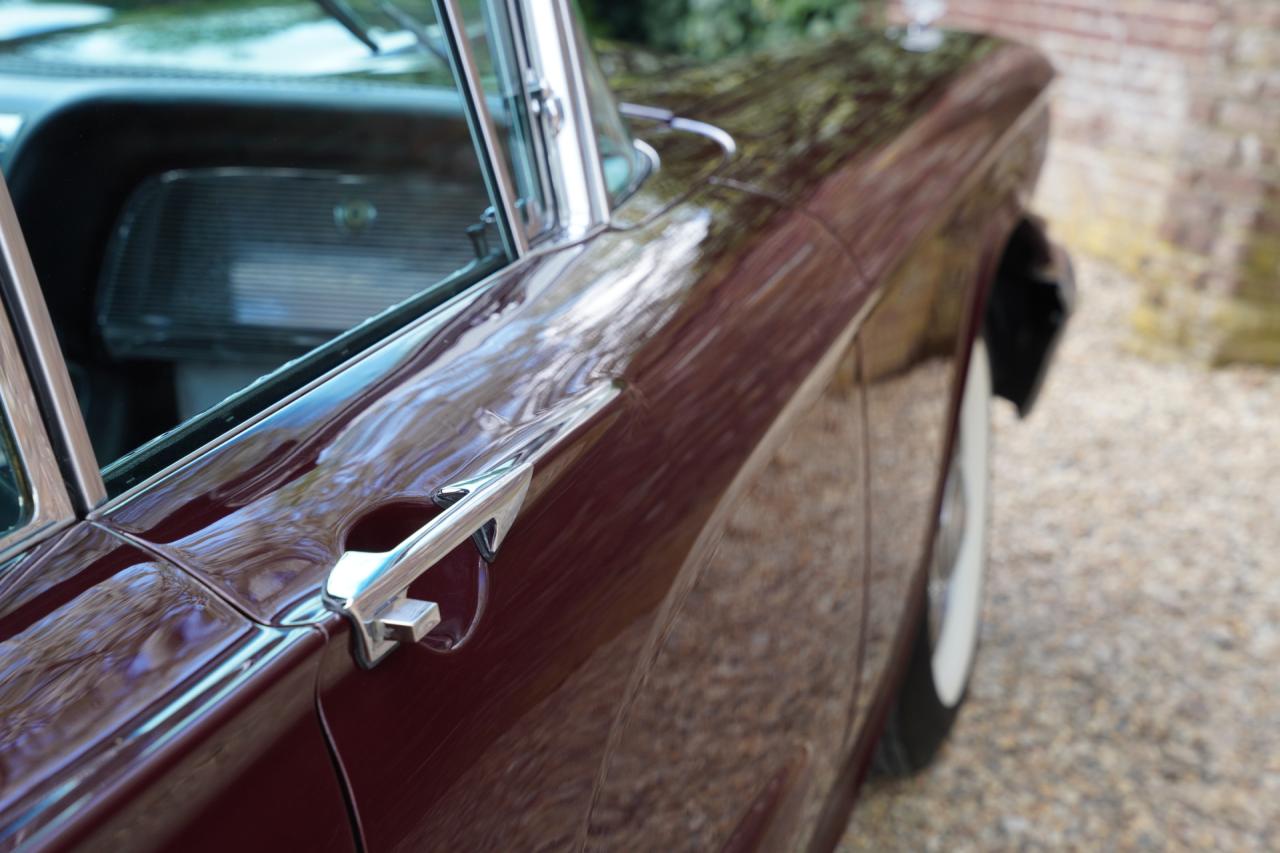1960 Ford Thunderbird Convertible V8 352 ci