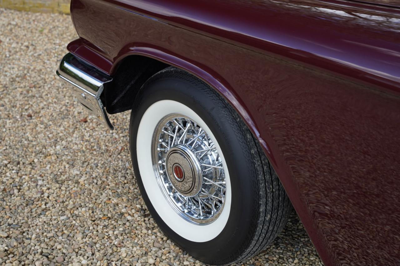 1960 Ford Thunderbird Convertible V8 352 ci