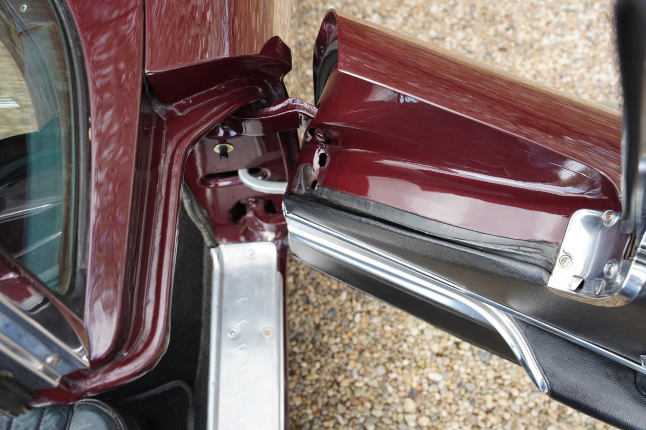 1960 Ford Thunderbird Convertible V8 352 ci