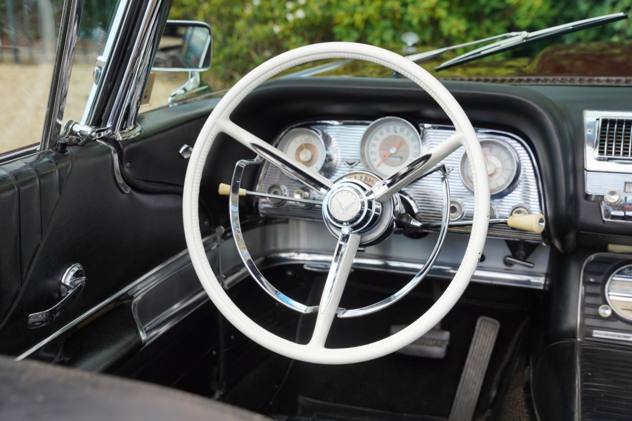 1960 Ford Thunderbird Convertible V8 352 ci