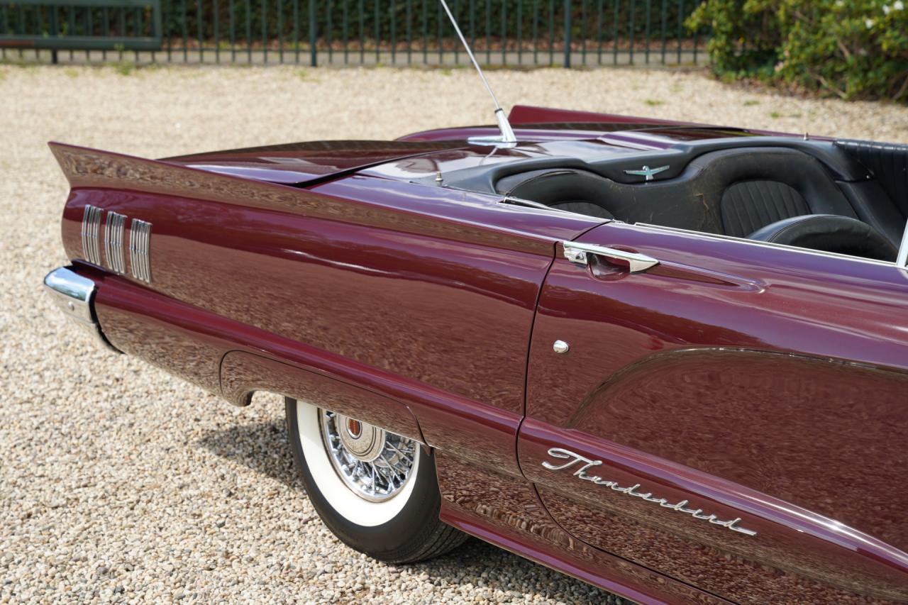 1960 Ford Thunderbird Convertible V8 352 ci
