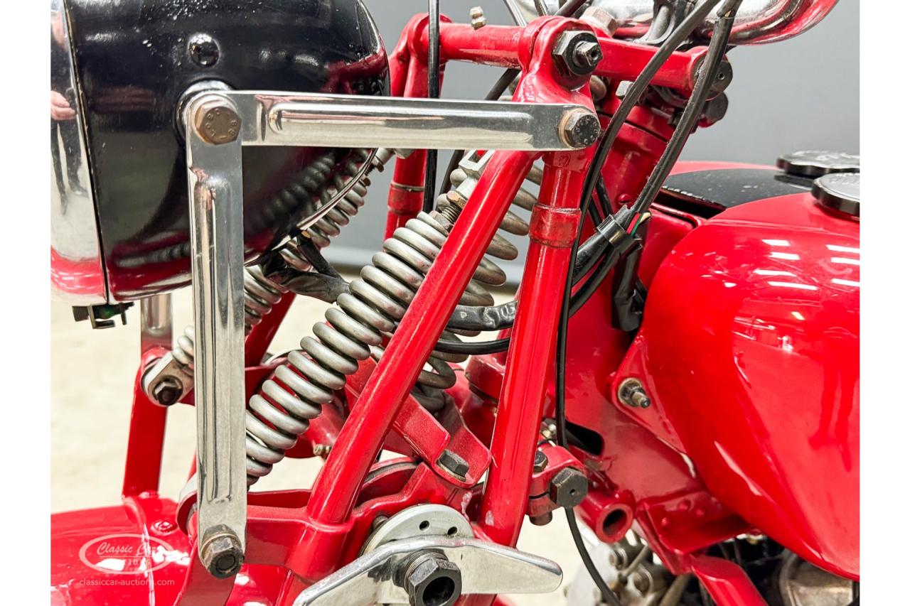 1952 Moto Guzzi Superalce Privato