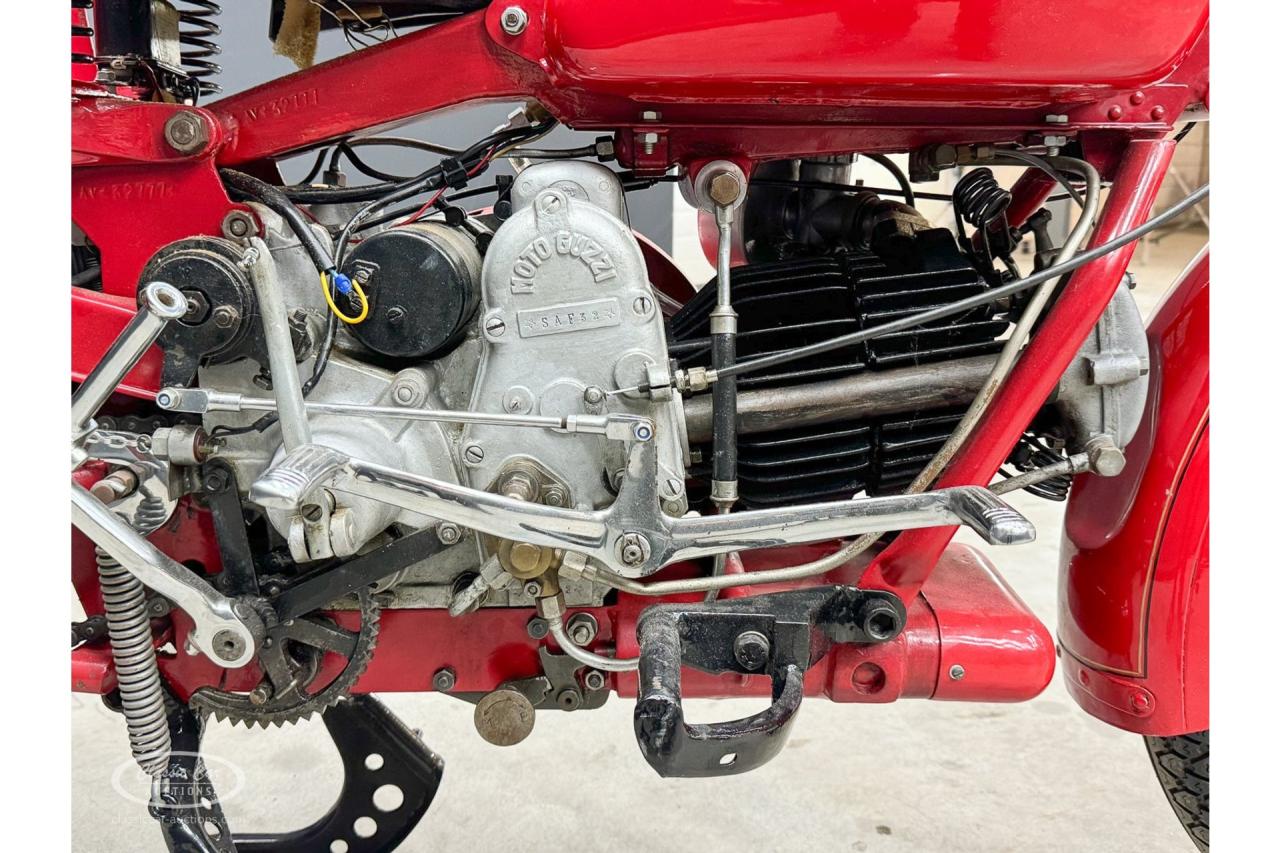 1952 Moto Guzzi Superalce Privato