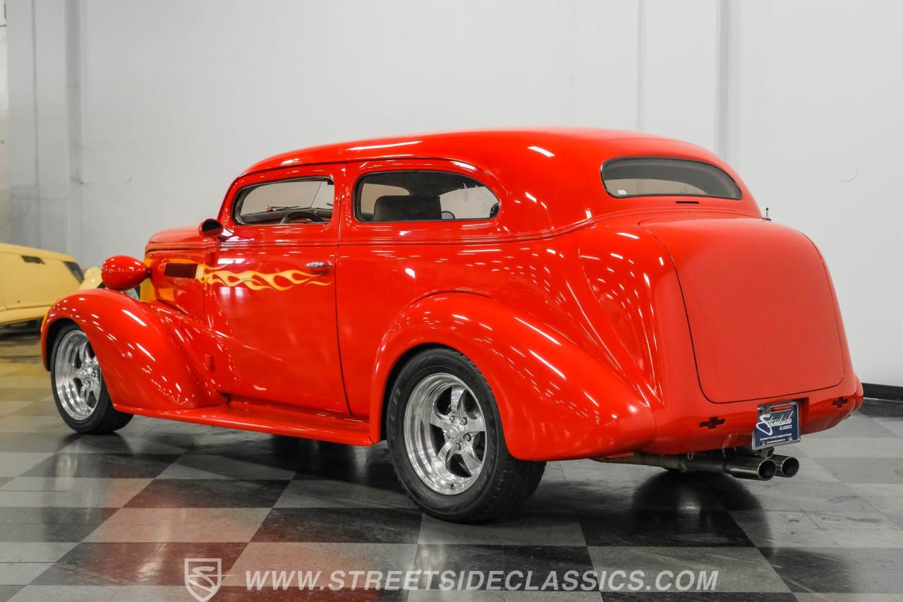 1937 Chevrolet Master Deluxe Sedan Street Rod