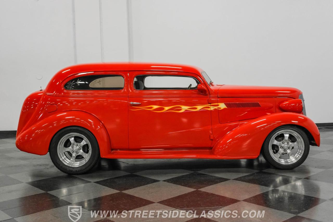 1937 Chevrolet Master Deluxe Sedan Street Rod