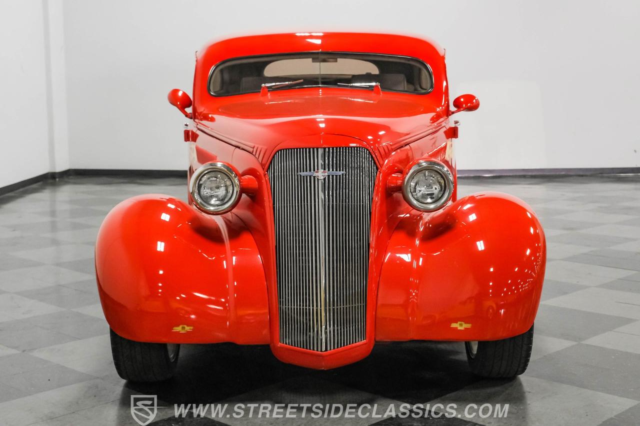 1937 Chevrolet Master Deluxe Sedan Street Rod