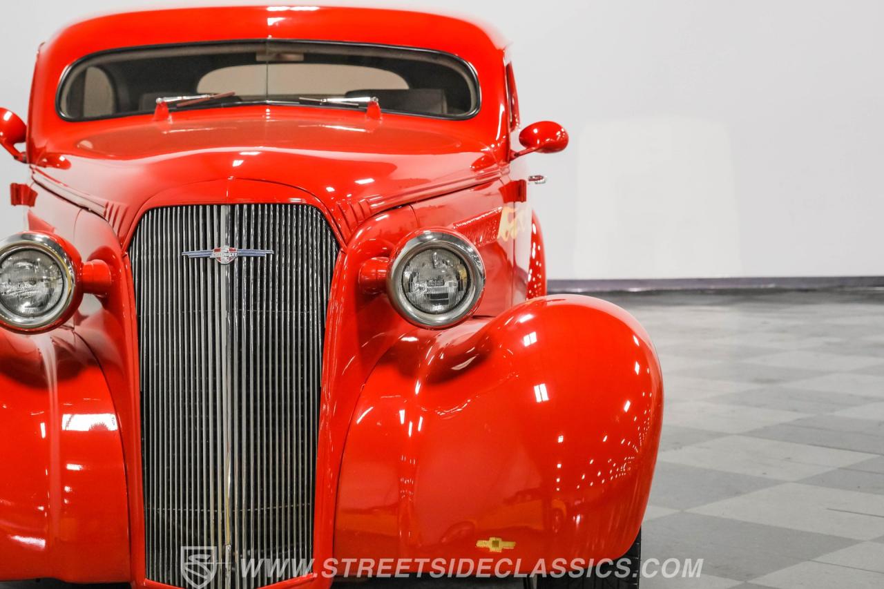 1937 Chevrolet Master Deluxe Sedan Street Rod