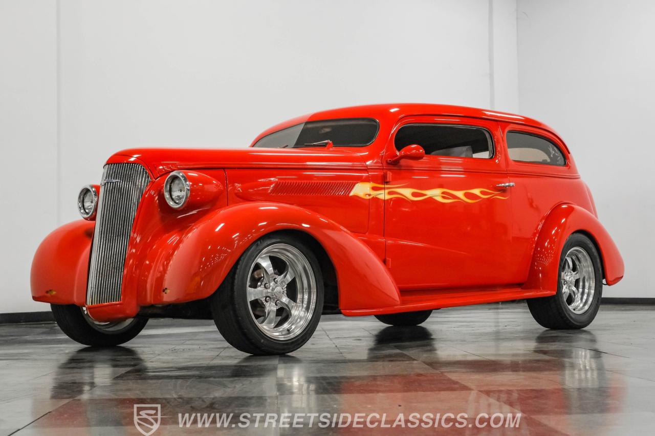 1937 Chevrolet Master Deluxe Sedan Street Rod