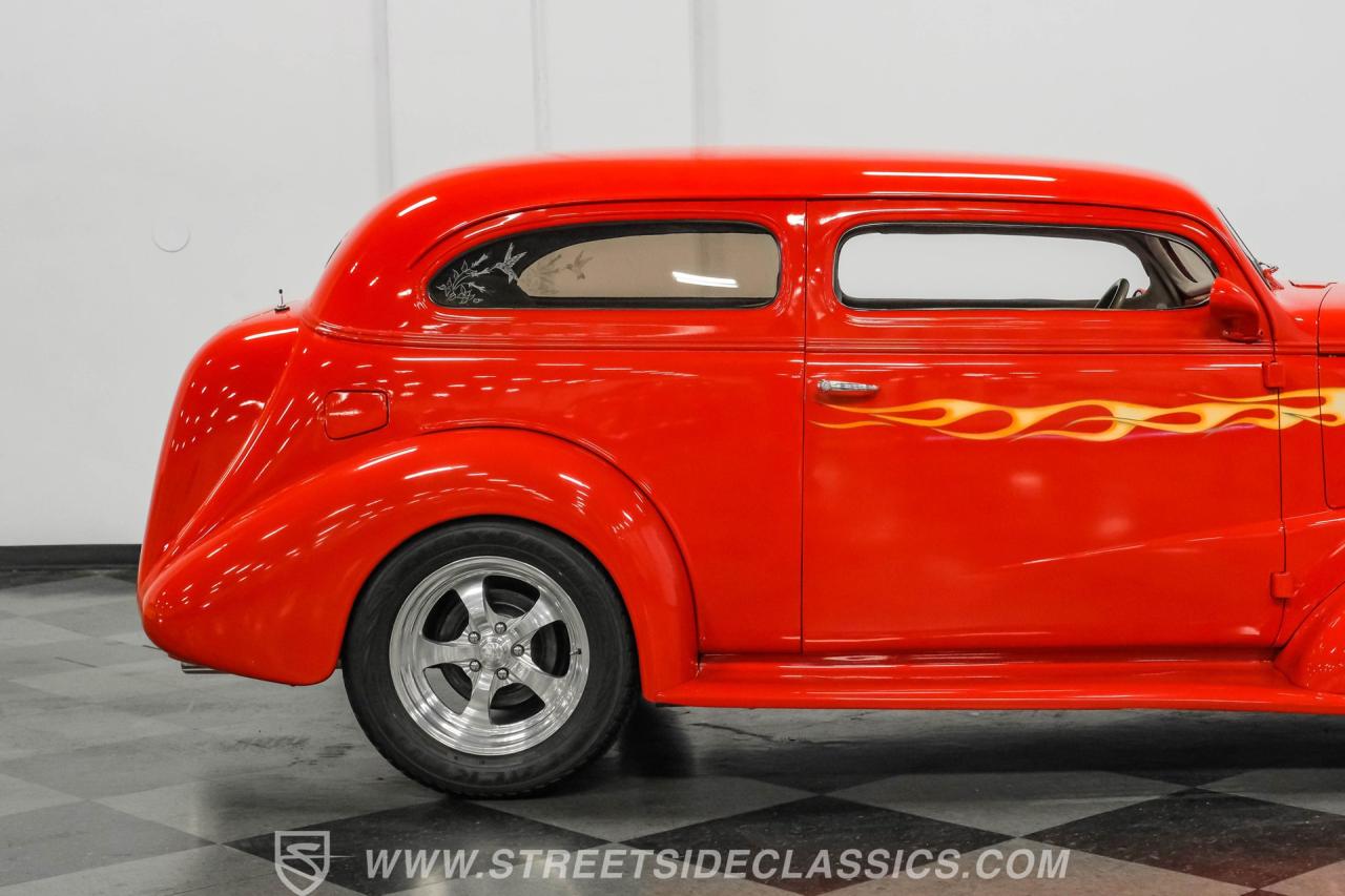 1937 Chevrolet Master Deluxe Sedan Street Rod