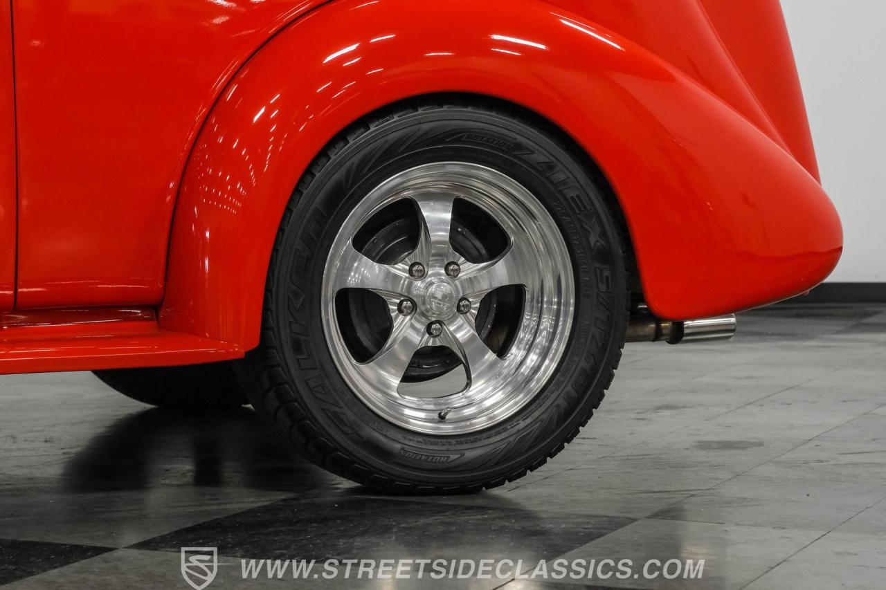 1937 Chevrolet Master Deluxe Sedan Street Rod