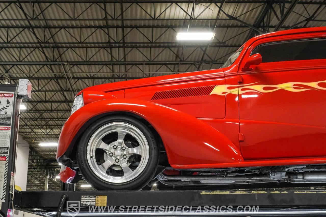 1937 Chevrolet Master Deluxe Sedan Street Rod