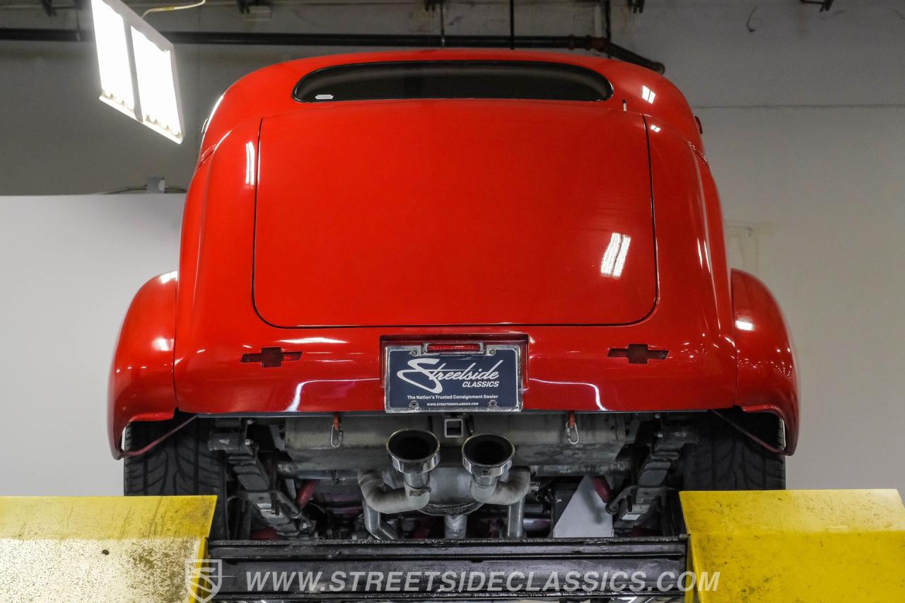 1937 Chevrolet Master Deluxe Sedan Street Rod