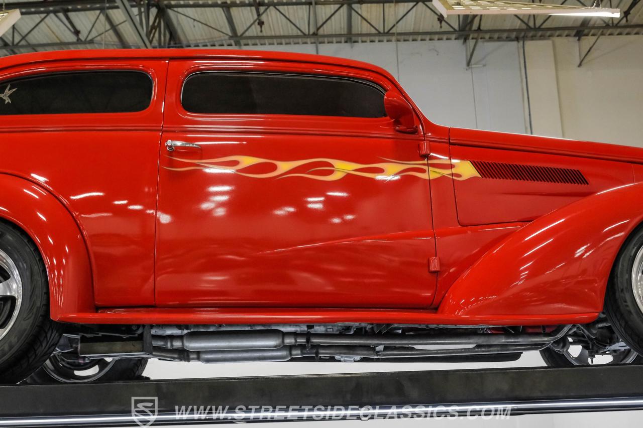 1937 Chevrolet Master Deluxe Sedan Street Rod