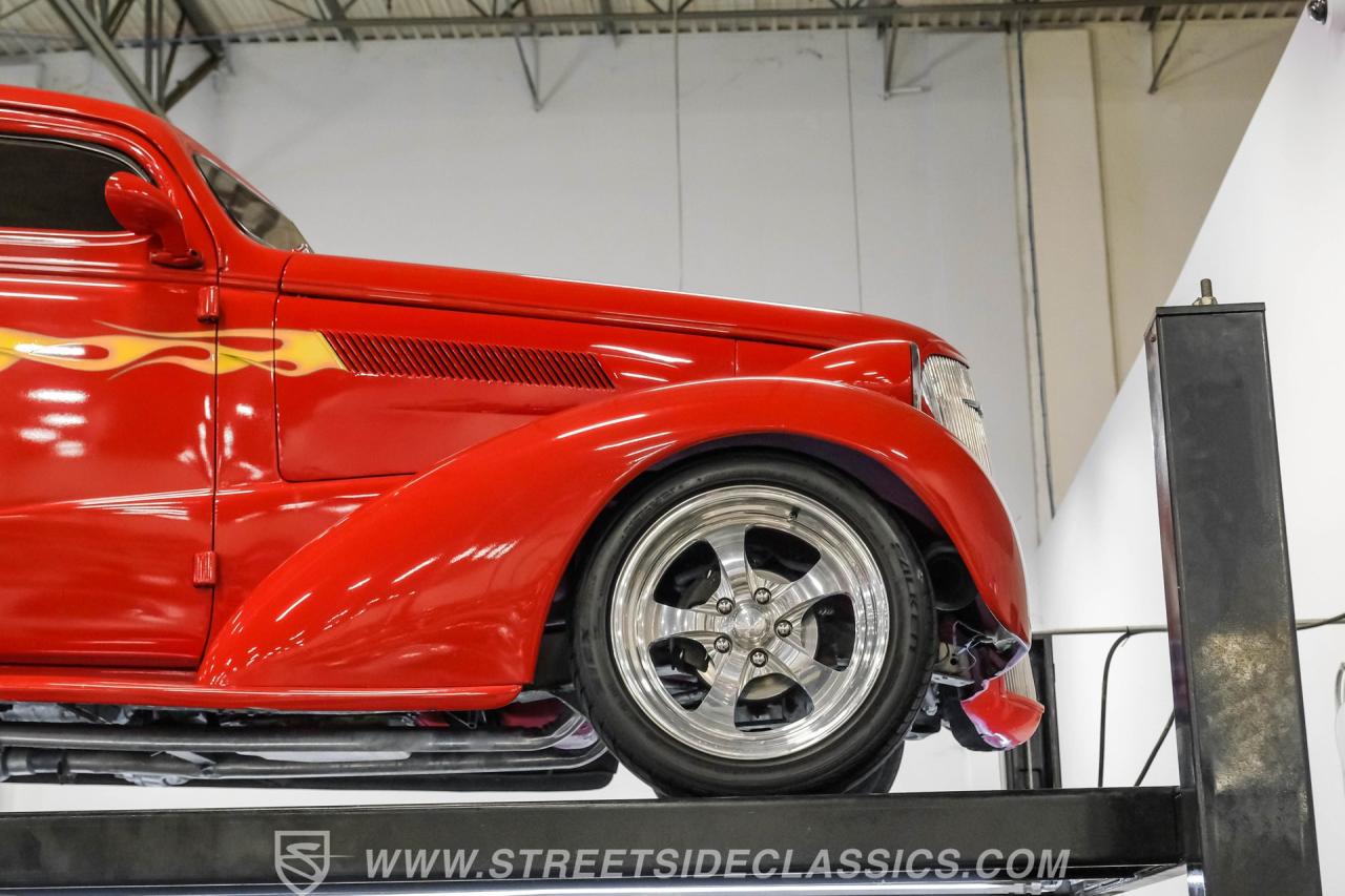 1937 Chevrolet Master Deluxe Sedan Street Rod