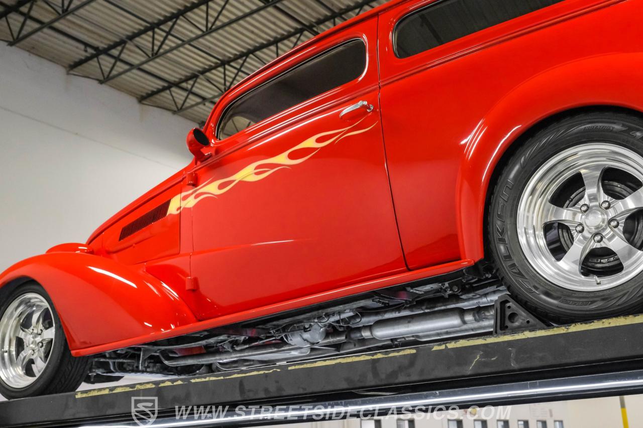 1937 Chevrolet Master Deluxe Sedan Street Rod