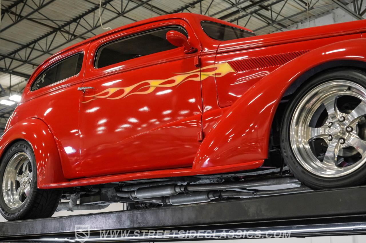 1937 Chevrolet Master Deluxe Sedan Street Rod