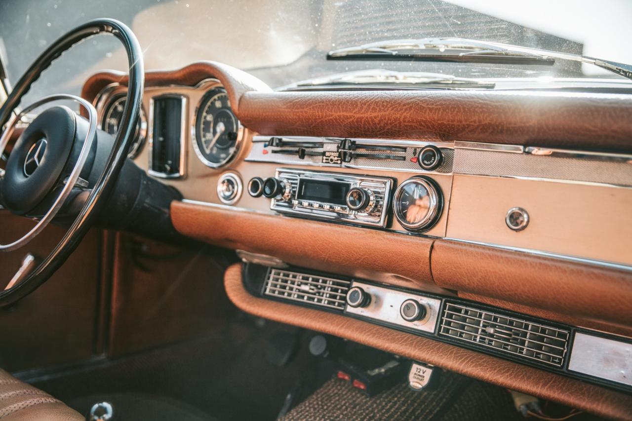 1970 Mercedes - Benz 280SL