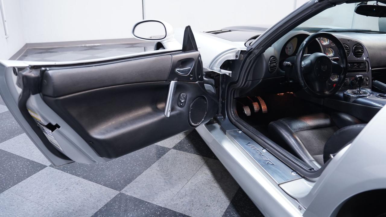 2005 Dodge Viper SRT-10 ROADSTER