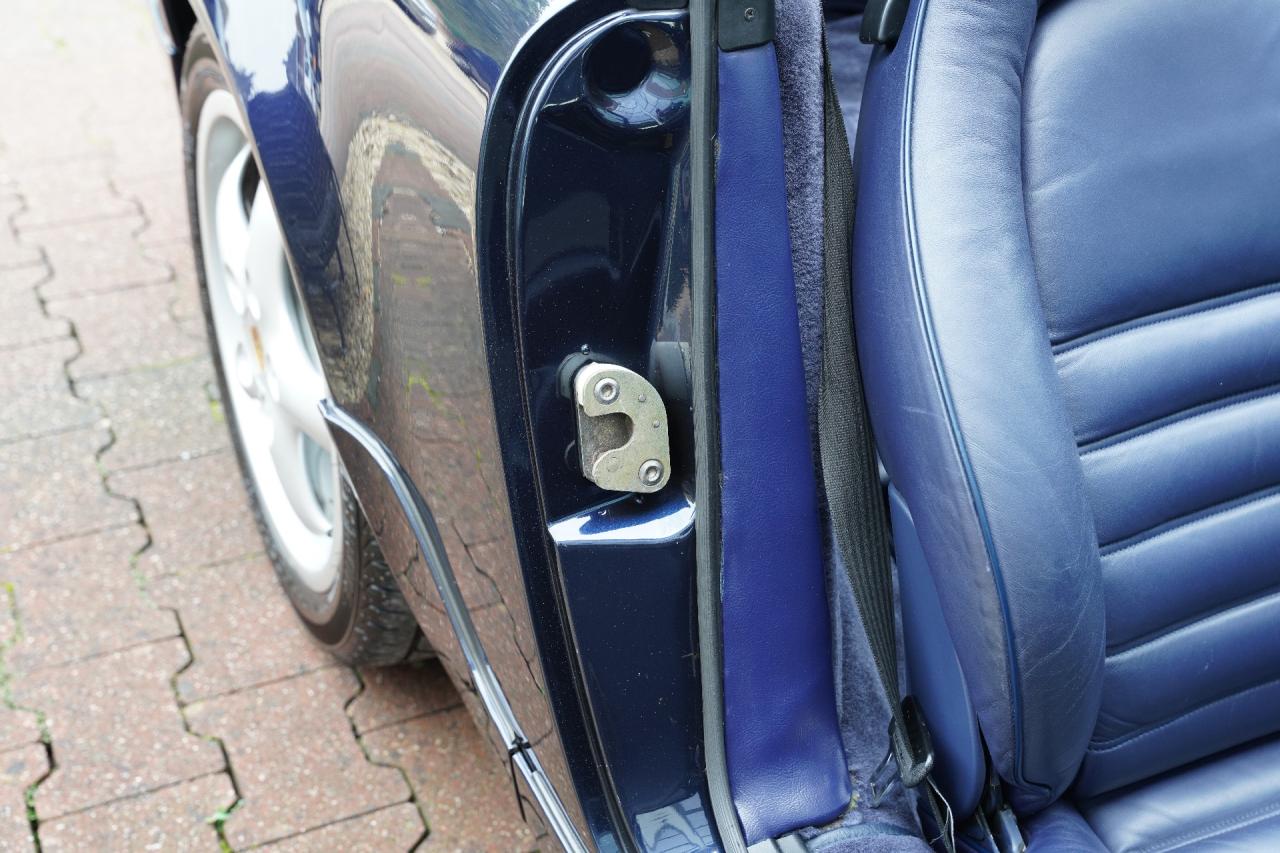 1991 Porsche 964 Carrera 2 Cabriolet ! &ldquo;Manual geared and rear-wheel drive only&rdquo;