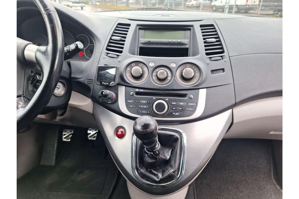 2010 Mitsubishi Grandis