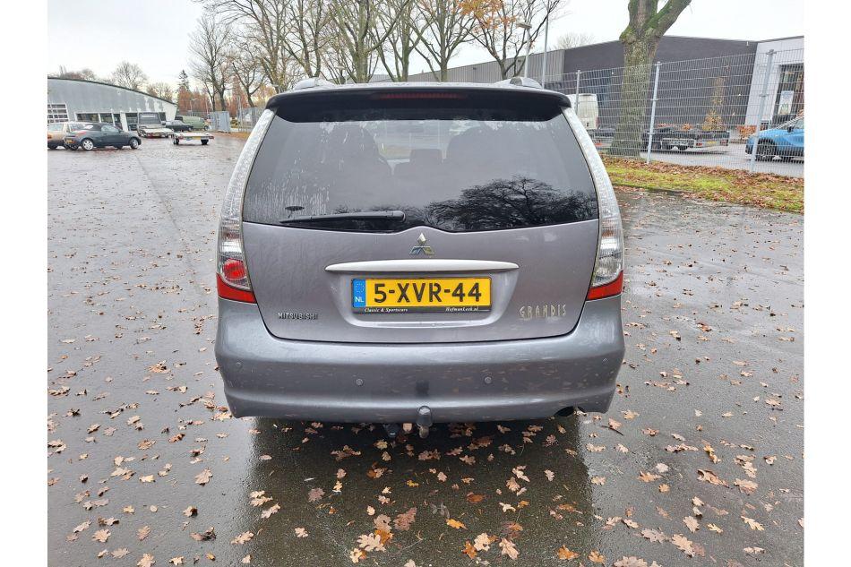 2010 Mitsubishi Grandis