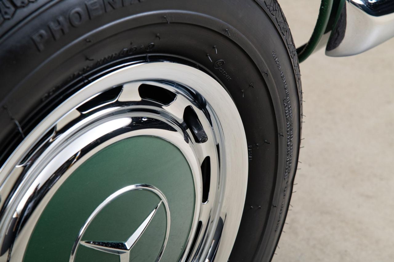 1970 Mercedes - Benz 280SL