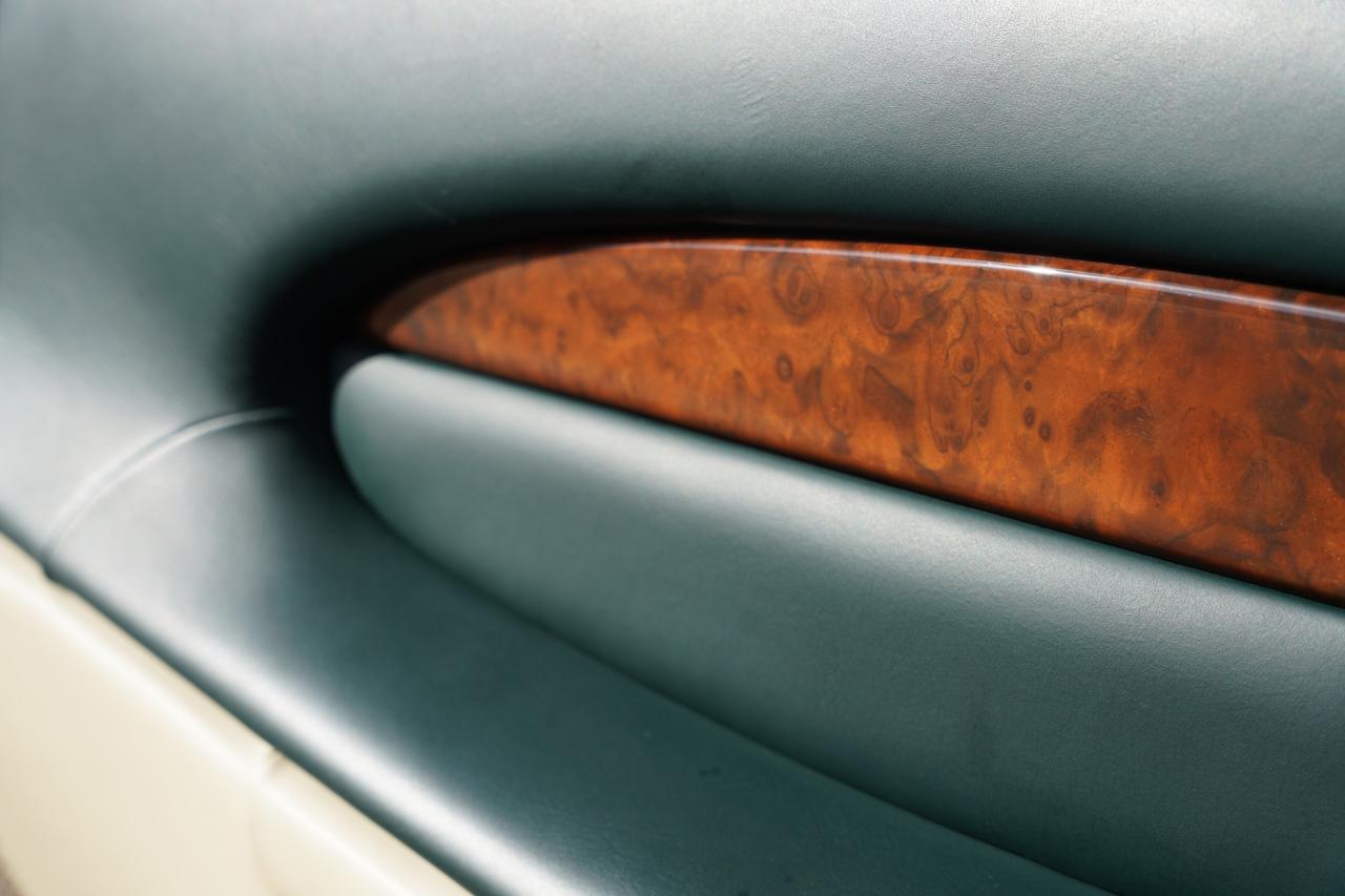 2001 Aston Martin DB7 Vantage &ldquo;Pentland Green&rdquo;