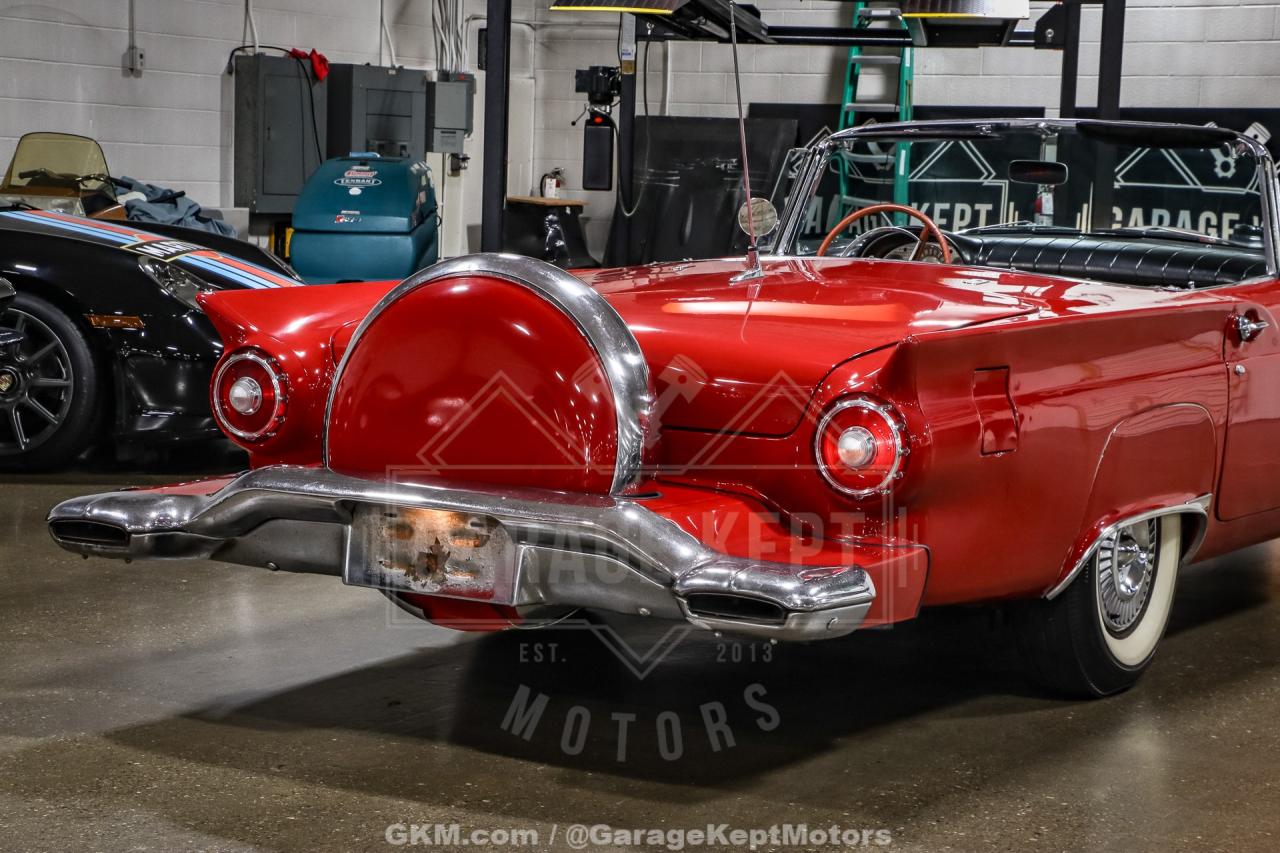 1957 Ford Thunderbird