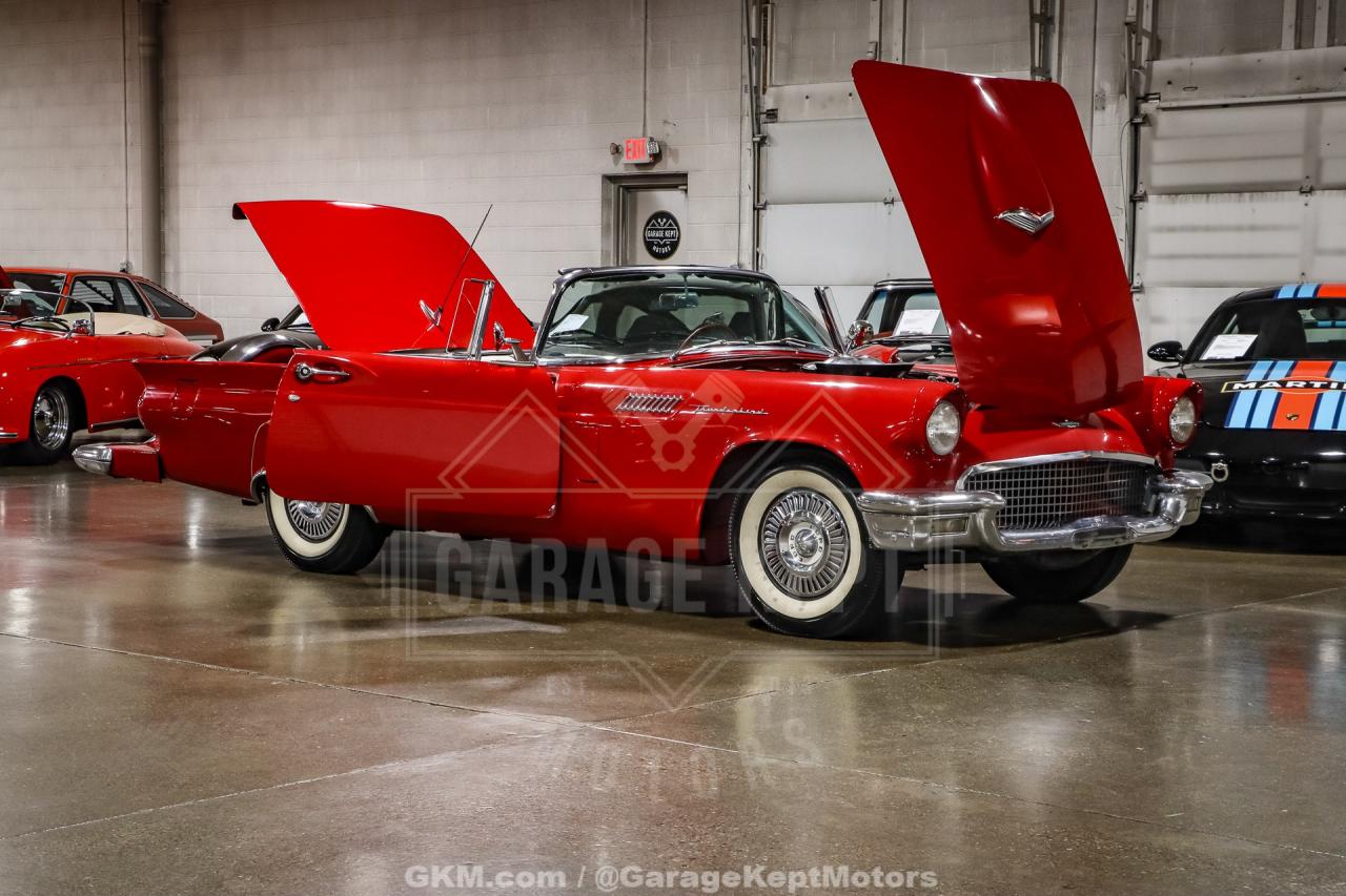 1957 Ford Thunderbird