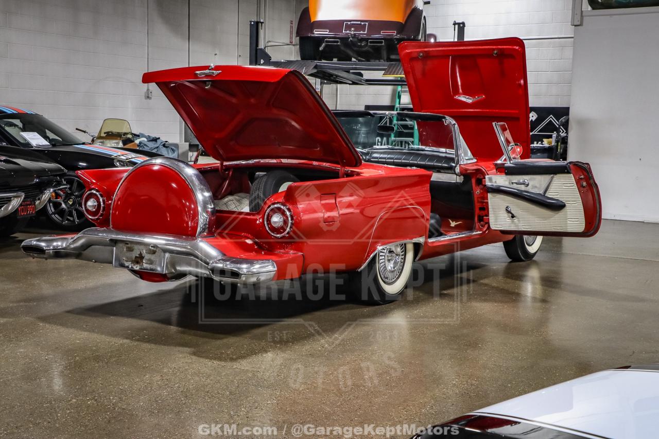 1957 Ford Thunderbird