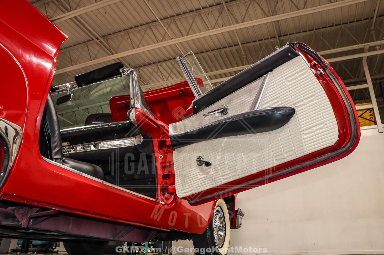 1957 Ford Thunderbird