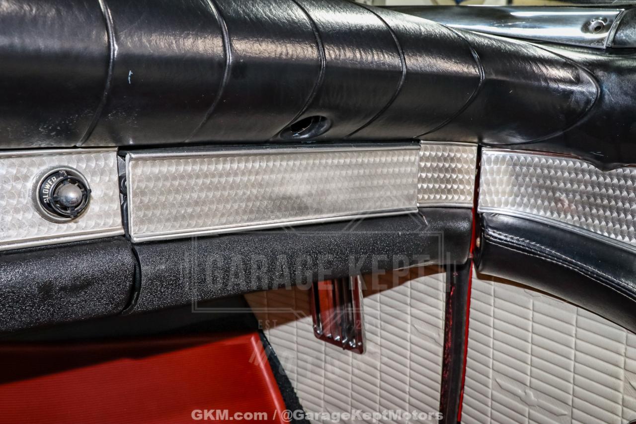 1957 Ford Thunderbird