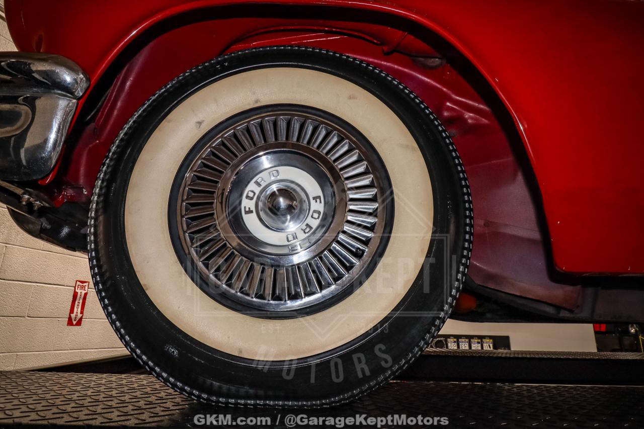 1957 Ford Thunderbird