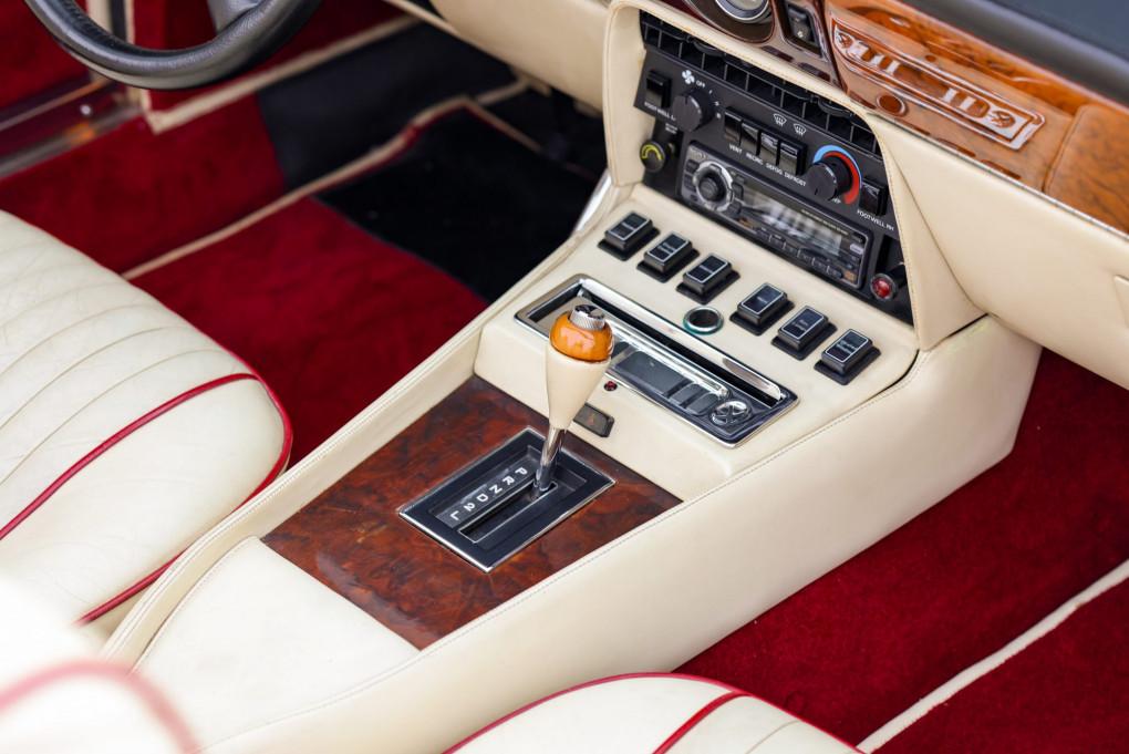 1989 Aston Martin V8