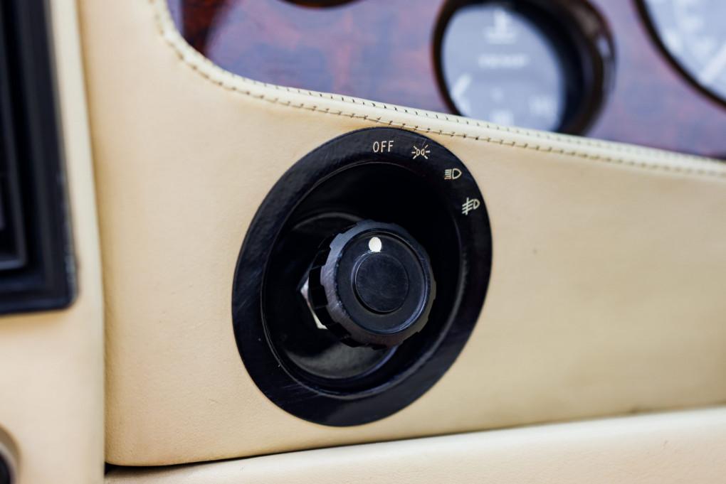 1989 Aston Martin V8