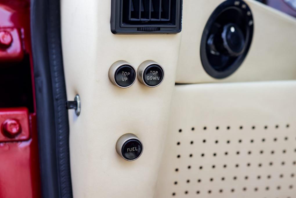 1989 Aston Martin V8