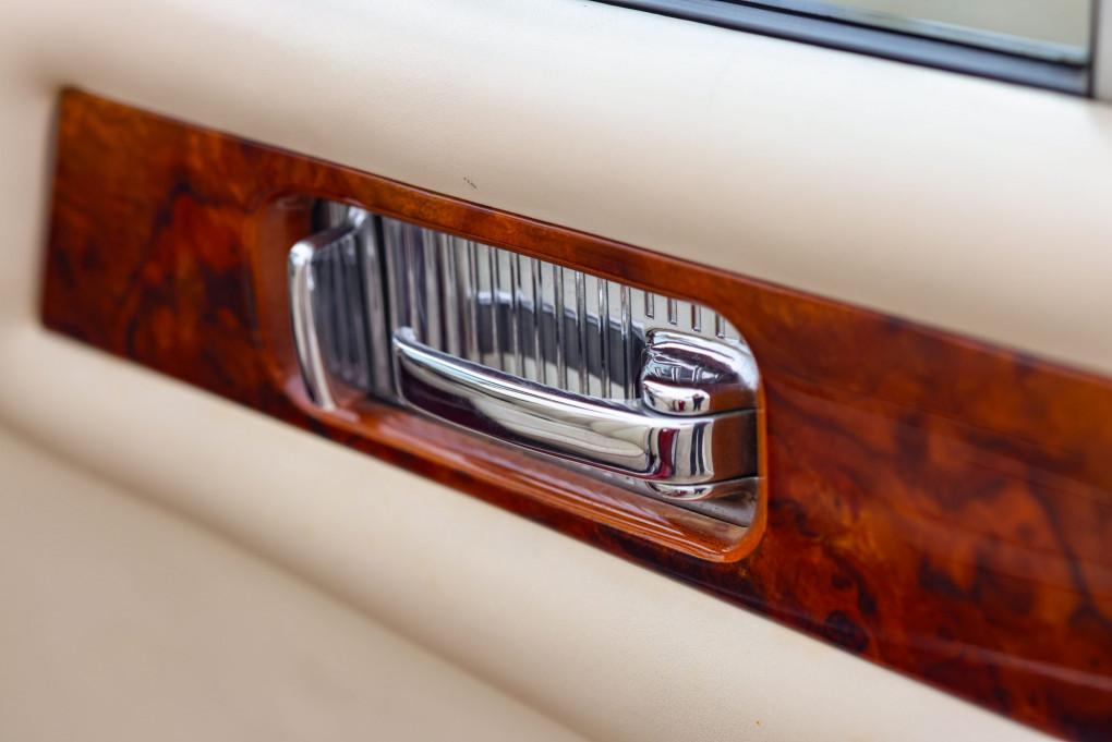 1989 Aston Martin V8