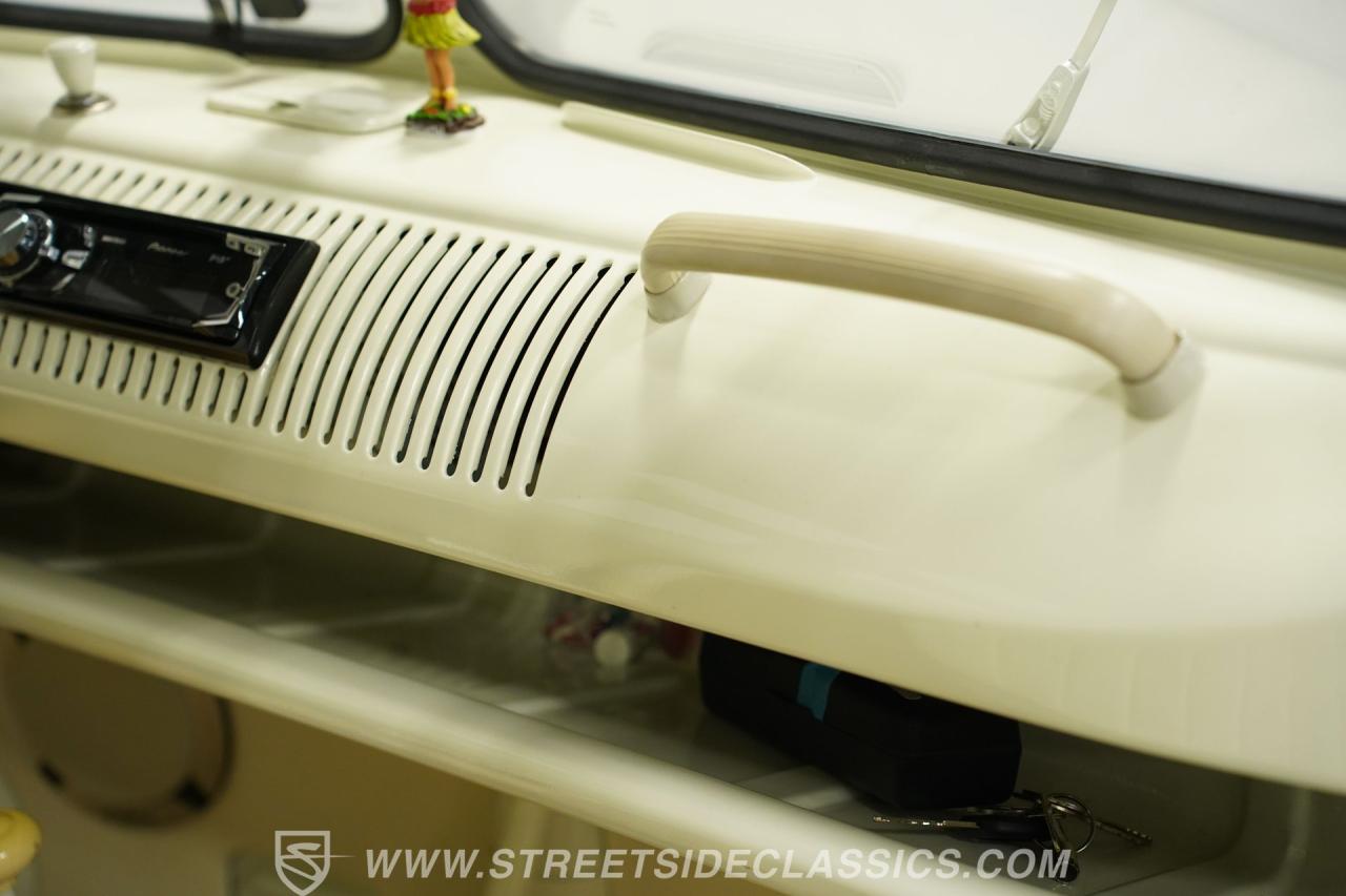 1966 Volkswagen Type 2 Weekender