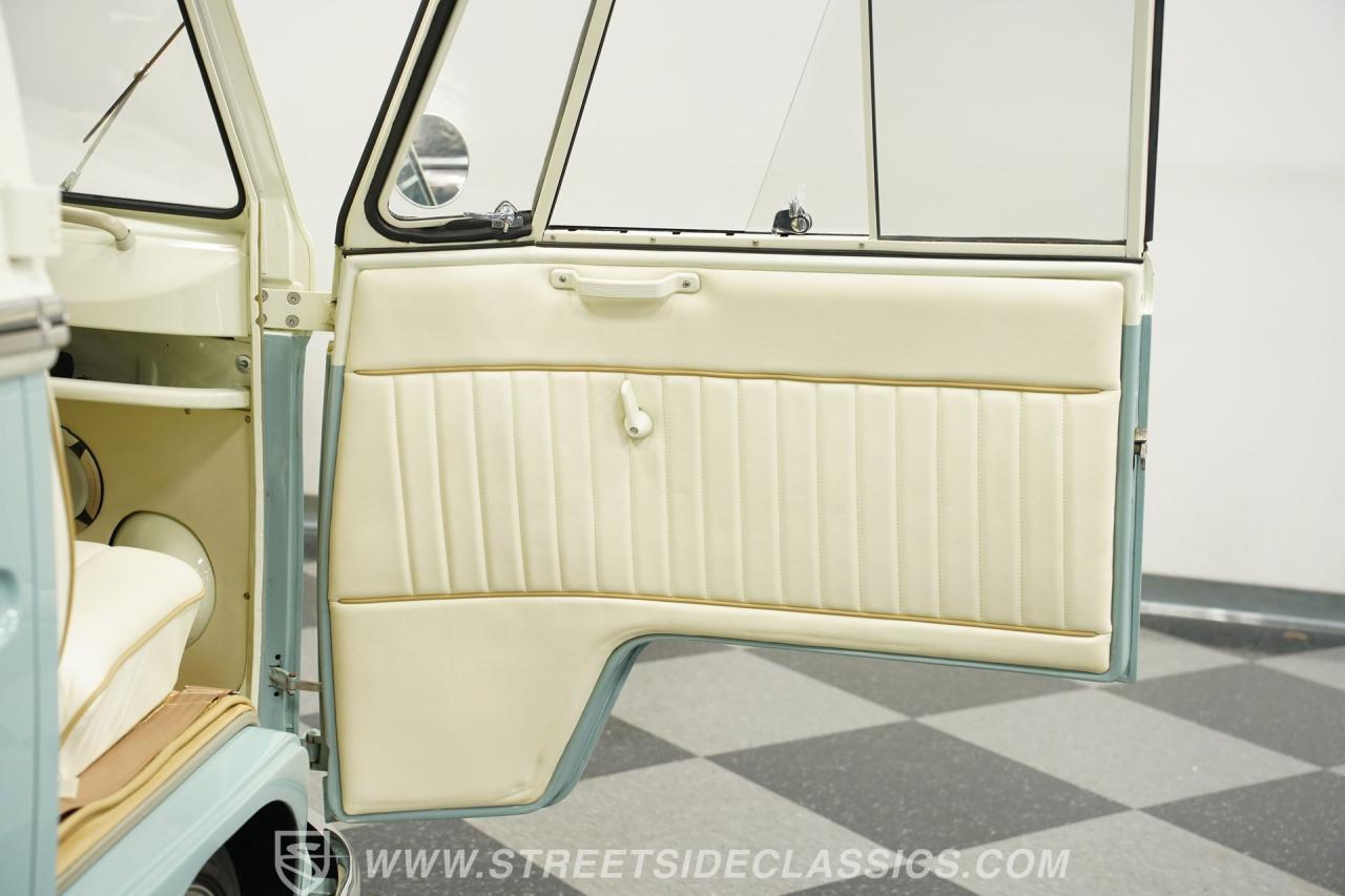 1966 Volkswagen Type 2 Weekender