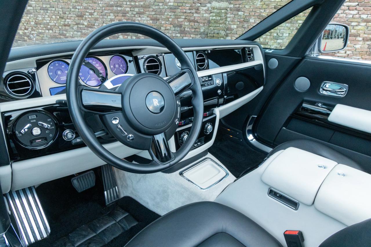 2009 Rolls - Royce Phantom Drophead Coup&eacute; &ldquo;One of the finest&rdquo;