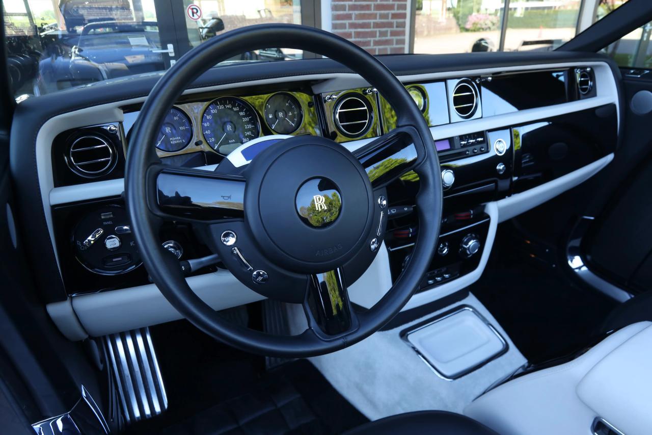 2009 Rolls - Royce Phantom Drophead Coup&eacute; &ldquo;One of the finest&rdquo;