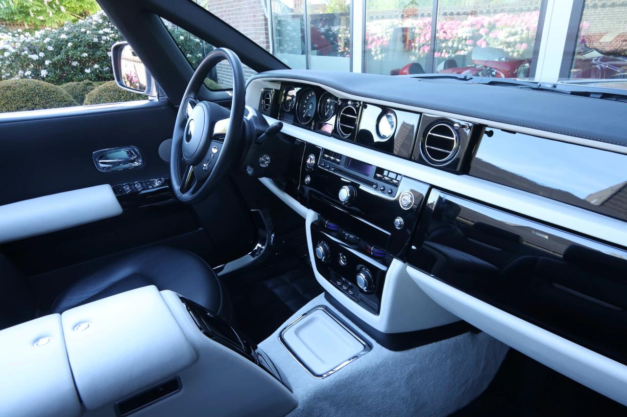 2009 Rolls - Royce Phantom Drophead Coup&eacute; &ldquo;One of the finest&rdquo;