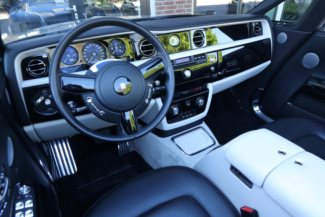 2009 Rolls - Royce Phantom Drophead Coup&eacute; &ldquo;One of the finest&rdquo;